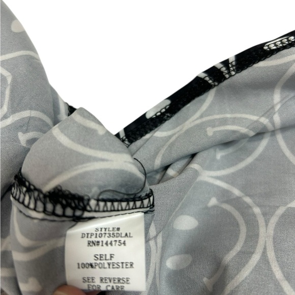 Dressed in Lala Satin Playsuit Set Black & White
Smiley Face Print size medium - Picture 15 of 16